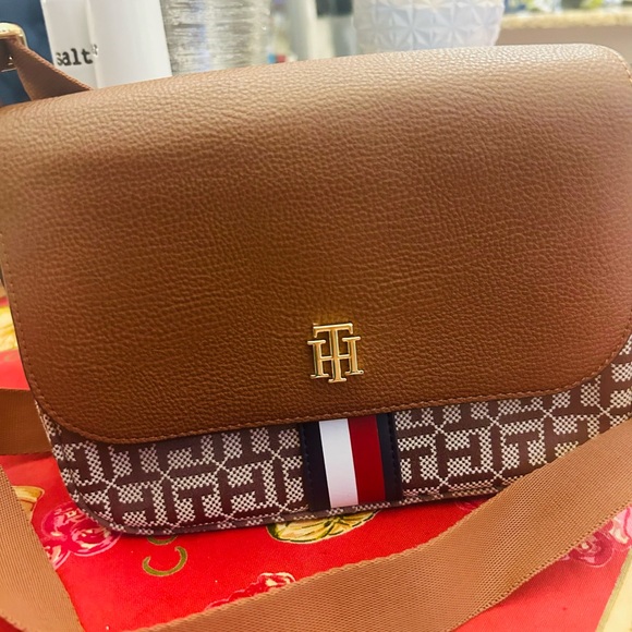 Lovely Tommy Hilfiger bag - Picture 2 of 5
